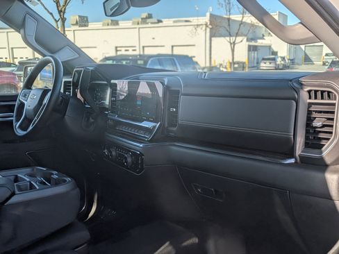 Certified 2024 Chevrolet Silverado 1500 LT image 22