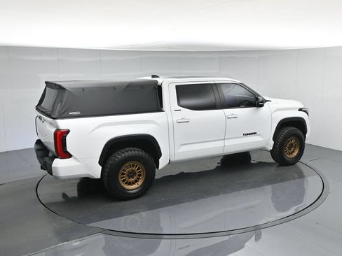 Used 2024 Toyota Tundra Limited AWD/4WD image 40
