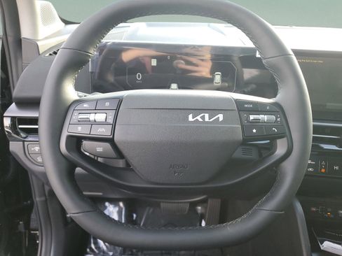 New 2026 Kia Sportage SX FWD image 17