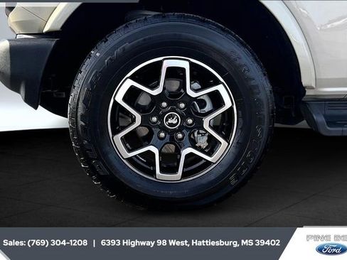 Used 2025 Ford Bronco Outer Banks image 7