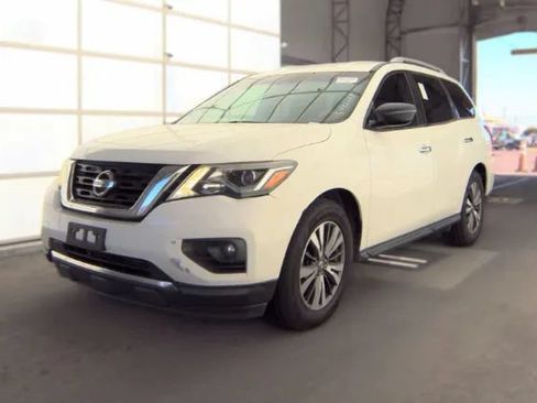 Used 2017 Nissan Pathfinder SV FWD image 1