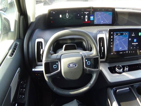Used 2025 Ford Expedition Active AWD/4WD image 15