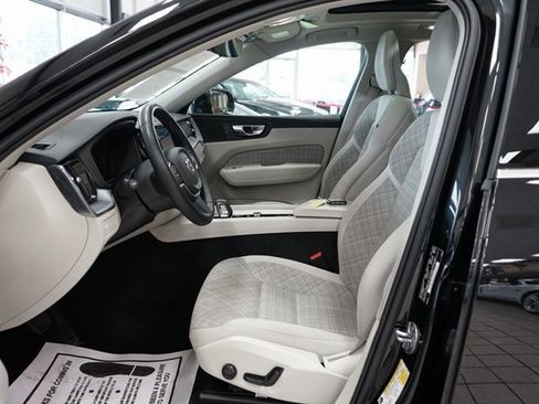 Used 2022 Volvo XC60 T8 Inscription Expression image 29