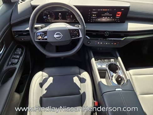 Used 2025 Nissan Murano SV image 13