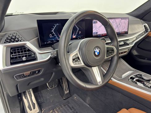 Used 2023 BMW X7 xDrive40i w/ M Sport Package image 14