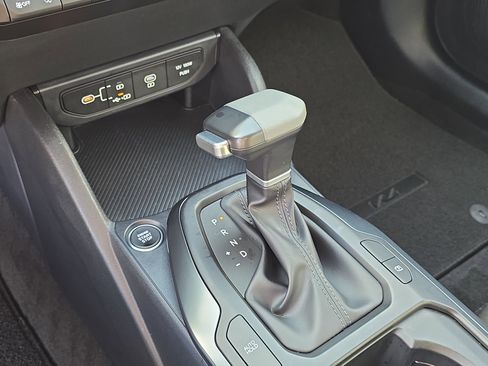 Certified 2025 Kia K4 LX image 26