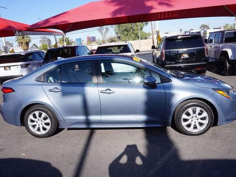 Used 2022 Toyota Corolla LE w/ Carpet Mat Package (TMS) FWD image 5