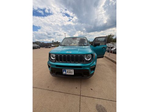 Used 2021 Jeep Renegade Sport FWD image 3