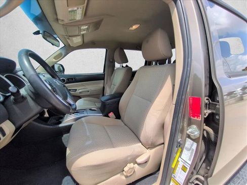 Used 2014 Toyota Tacoma PreRunner w/ SR5 Package RWD image 14