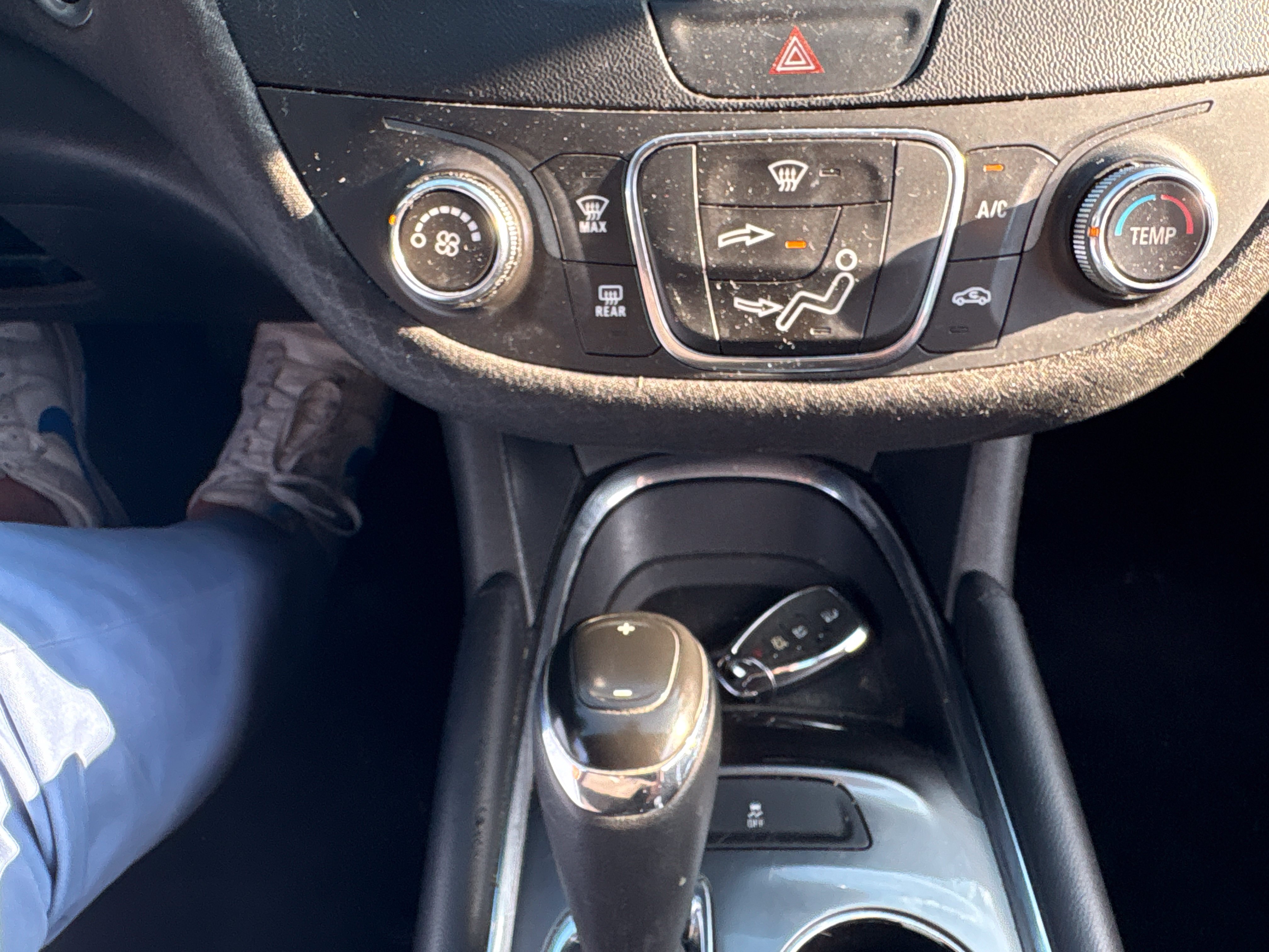 Used 2016 Chevrolet Malibu LT FWD image 3
