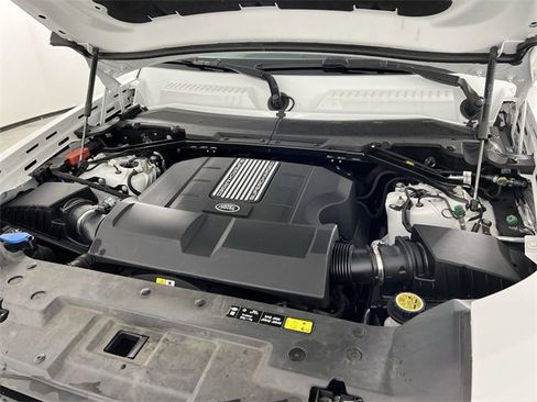 Used 2024 Land Rover Defender 110 SE image 30