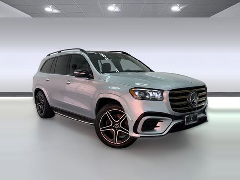 Used 2025 Mercedes-Benz GLS 450 4MATIC image 6
