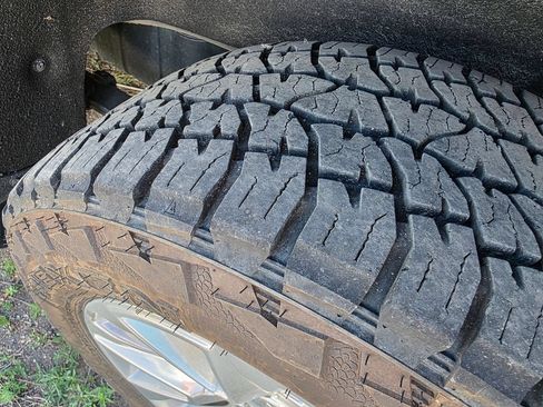 Used 2019 Chevrolet Silverado 1500 LTZ AWD/4WD image 7