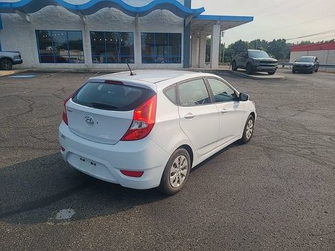 Used 2017 Hyundai Accent SE FWD image 5