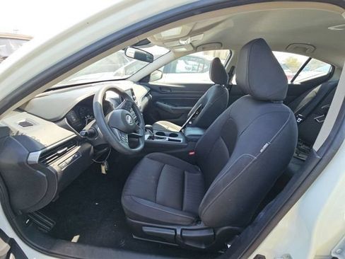 Used 2024 Nissan Altima 2.5 S FWD image 6
