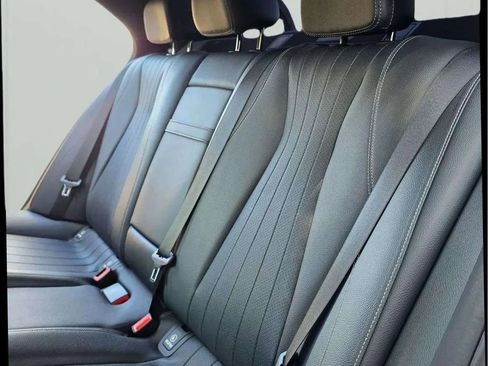 Used 2017 Mercedes-Benz E 300 image 26