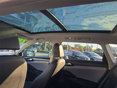 Used 2023 Volkswagen Taos SE w/ Panoramic Sunroof Package FWD image 24
