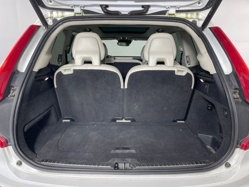 Used 2016 Volvo XC90 T6 Momentum w/ Momentum Plus Package image 14