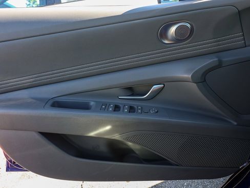 Used 2023 Hyundai Elantra SEL w/ Convenience Package image 22