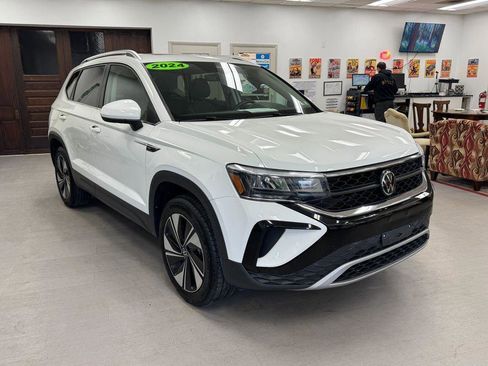 Used 2024 Volkswagen Taos SE image 30