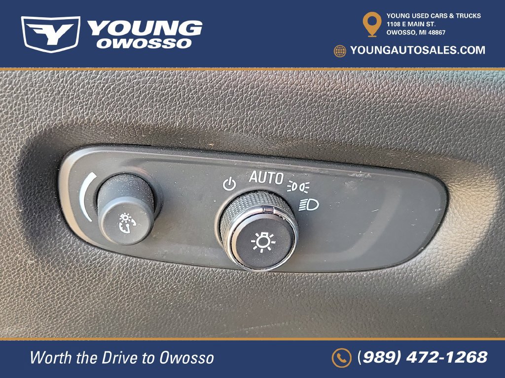 Used 2023 Chevrolet Traverse LT w/ Rear Camera Mirror Package AWD/4WD image 10