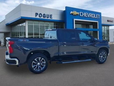 Used 2023 Chevrolet Silverado 1500 LT AWD/4WD image 2