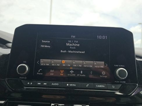 Used 2025 Nissan Pathfinder SV FWD image 38