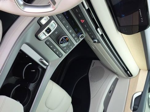 Used 2024 Hyundai Palisade Limited AWD/4WD image 22
