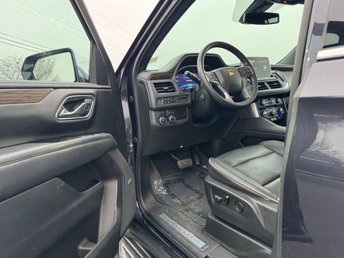 Used 2022 Chevrolet Suburban Premier image 15