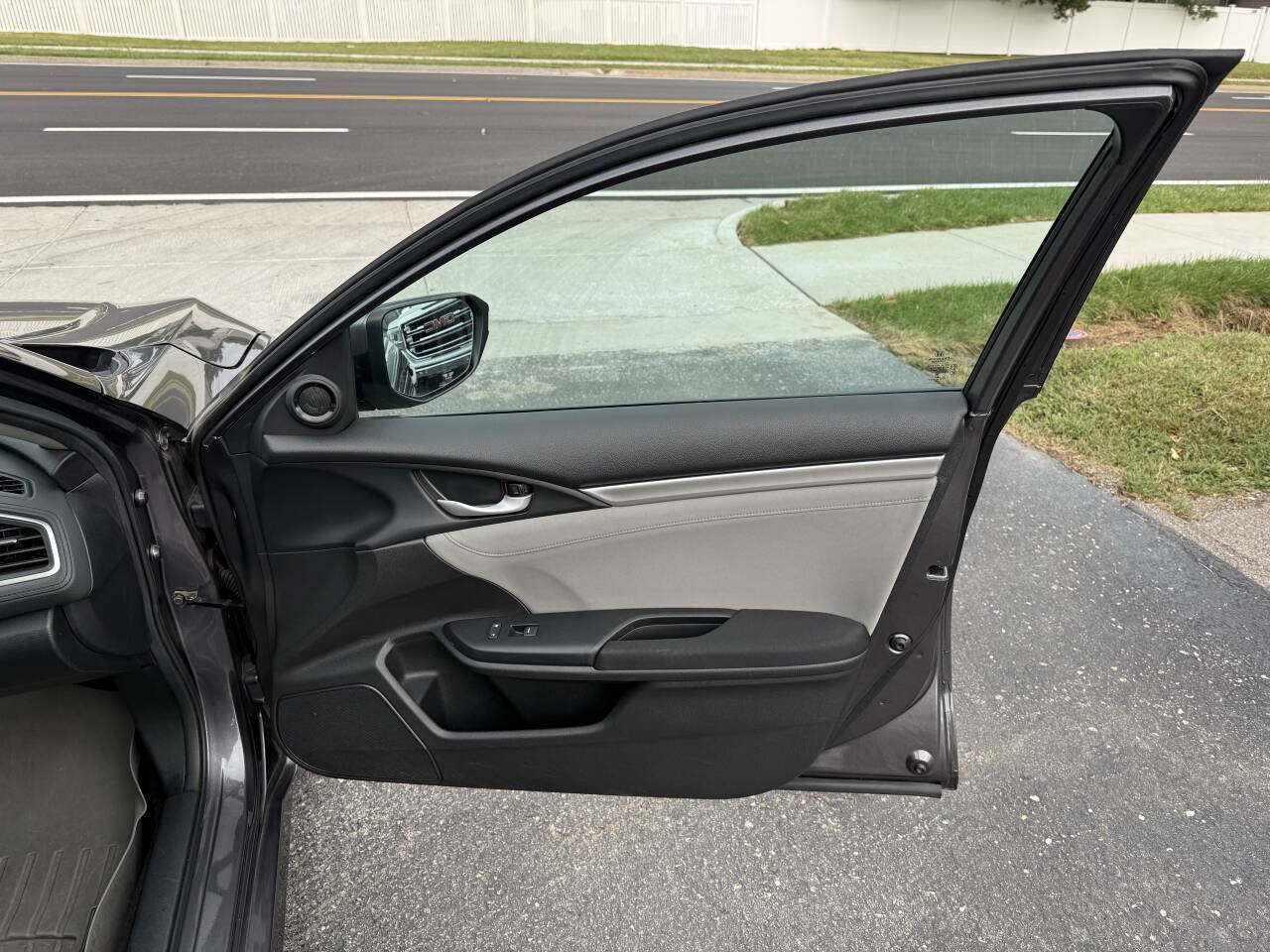 Used 2017 Honda Civic EX image 9