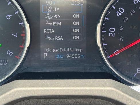 Used 2019 Toyota RAV4 XLE Premium FWD image 29