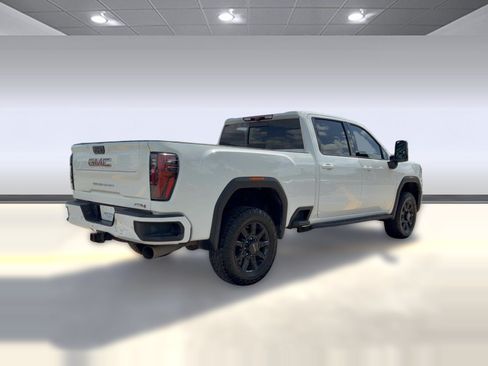 Used 2024 GMC Sierra 2500 AT4 w/ AT4 Premium Plus Package AWD/4WD image 9