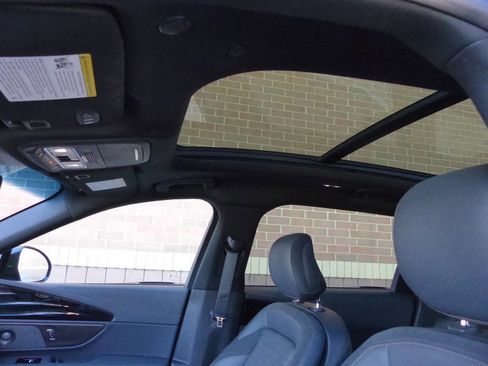 Used 2024 Lincoln Nautilus Reserve w/ Equipment Group 202A image 18