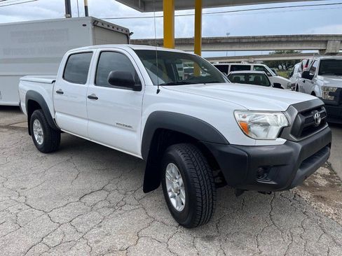 Used 2013 Toyota Tacoma PreRunner w/ Convenience Pkg RWD image 2