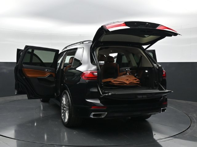 Used 2021 BMW X7 xDrive40i w/ Executive Package AWD/4WD image 54