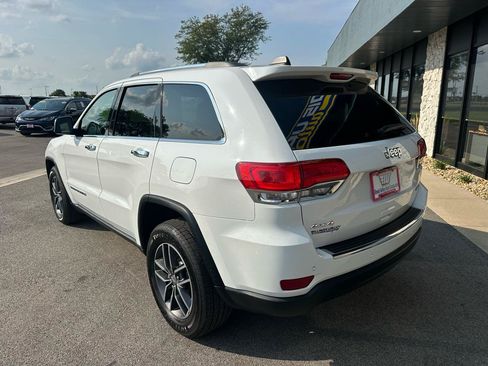 Used 2017 Jeep Grand Cherokee Limited AWD/4WD image 5