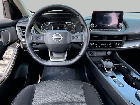 Used 2025 Nissan Rogue SV AWD/4WD image 6