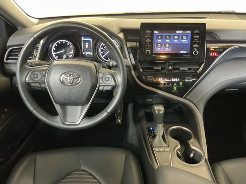 Used 2022 Toyota Camry SE image 10