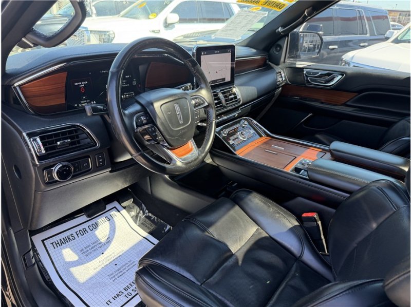 Used 2019 Lincoln Navigator Select RWD image 17