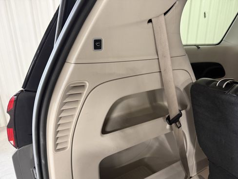 Used 2022 Chrysler Pacifica Touring-L FWD image 6
