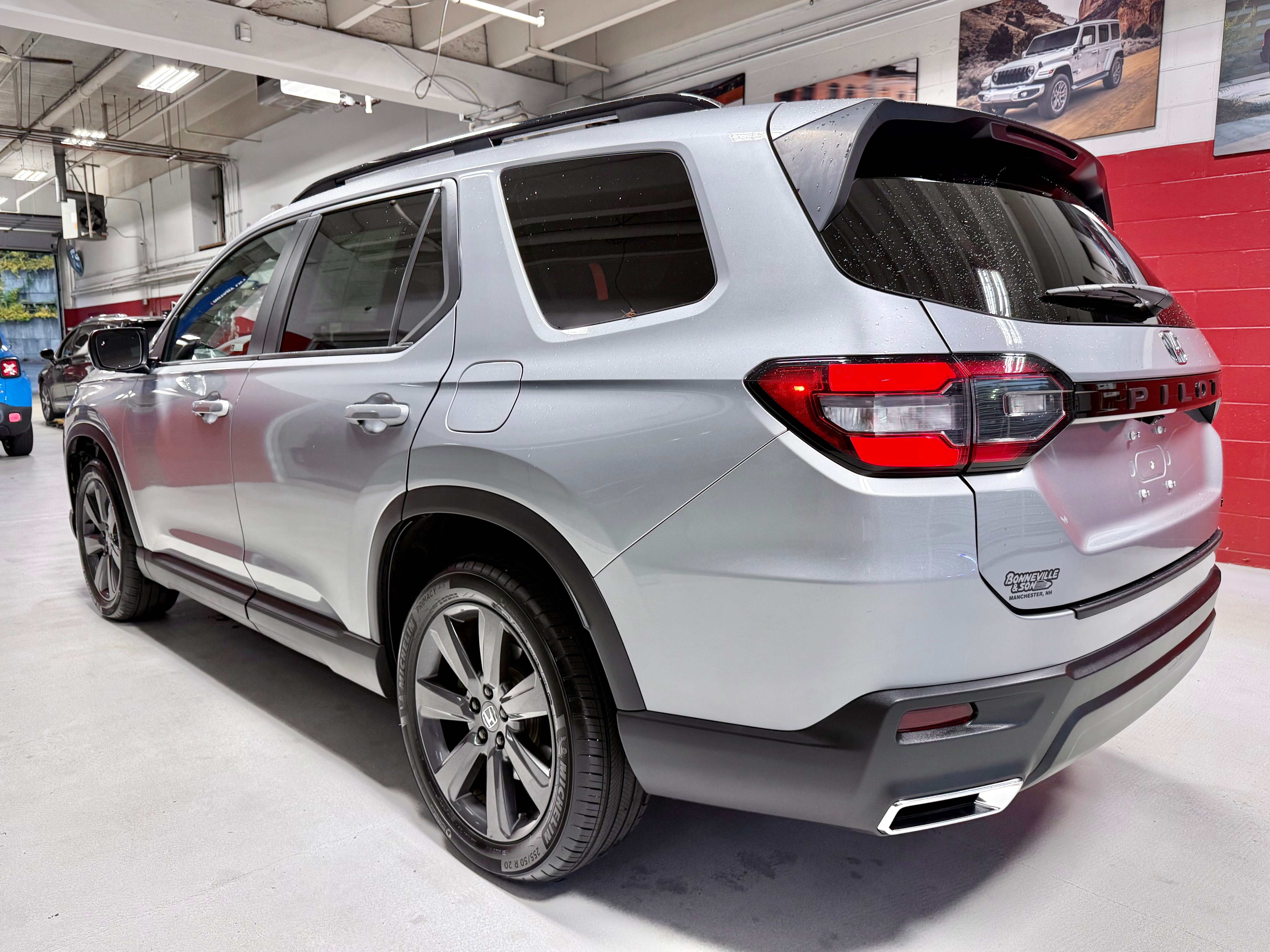 Used 2023 Honda Pilot Sport image 5