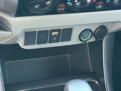Used 2015 Toyota Tacoma PreRunner w/ TRD Off-Road Package RWD image 29