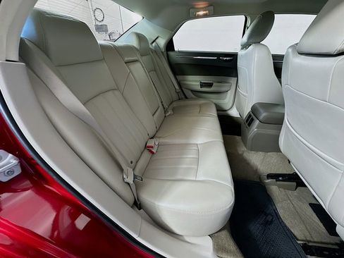 Used 2009 Chrysler 300 C image 26