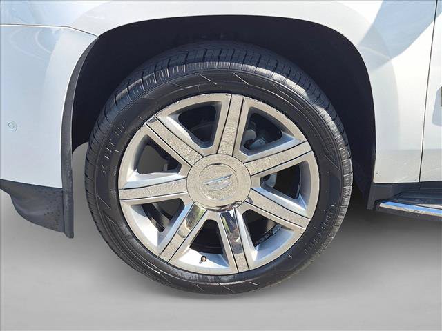 Used 2019 Cadillac Escalade Luxury RWD image 24