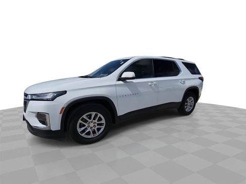 Used 2023 Chevrolet Traverse LS w/ Safety Package FWD image 4