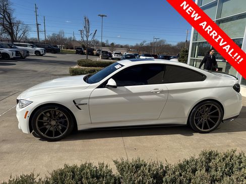 Used 2017 BMW M4 Coupe image 2