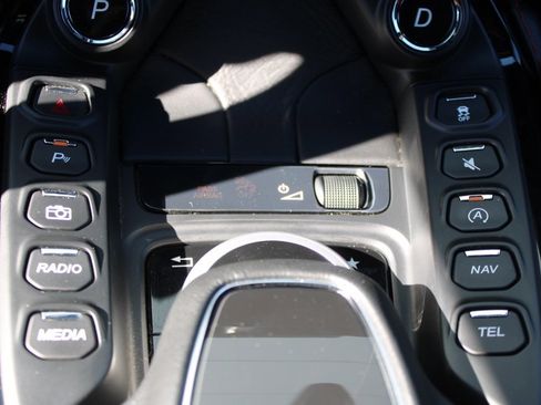 Used 2020 Aston Martin V8 Vantage Coupe image 35