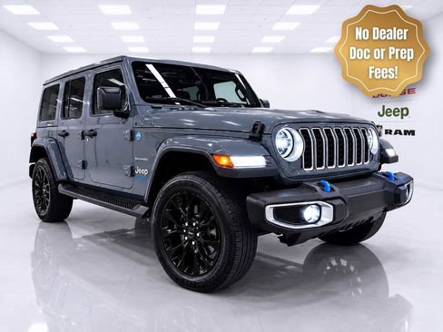 Used 2024 Jeep Wrangler Unlimited Sahara w/ Technology Group AWD/4WD image 1