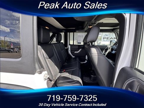 Used 2016 Jeep Wrangler Unlimited Rubicon AWD/4WD image 27