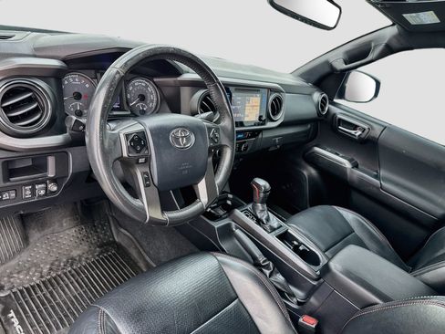 Used 2017 Toyota Tacoma TRD Pro AWD/4WD image 7